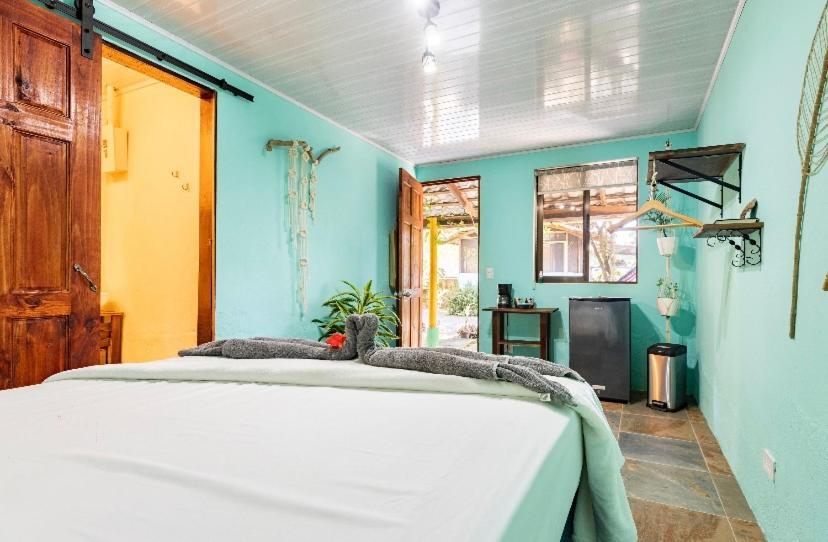 Boutique Rooms River Front At La Junta Dominical Exterior photo