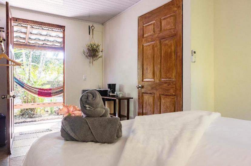 Boutique Rooms River Front At La Junta Dominical Exterior photo
