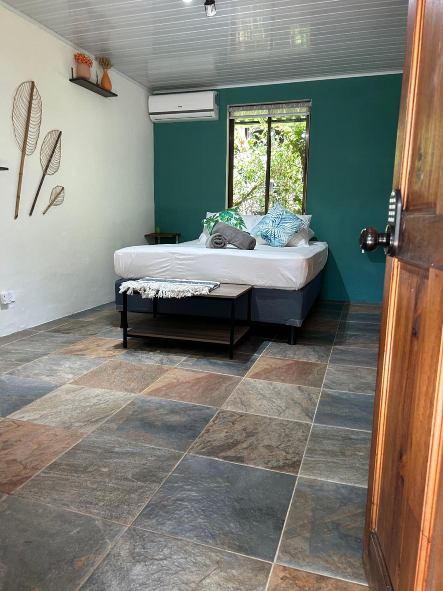 Boutique Rooms River Front At La Junta Dominical Exterior photo